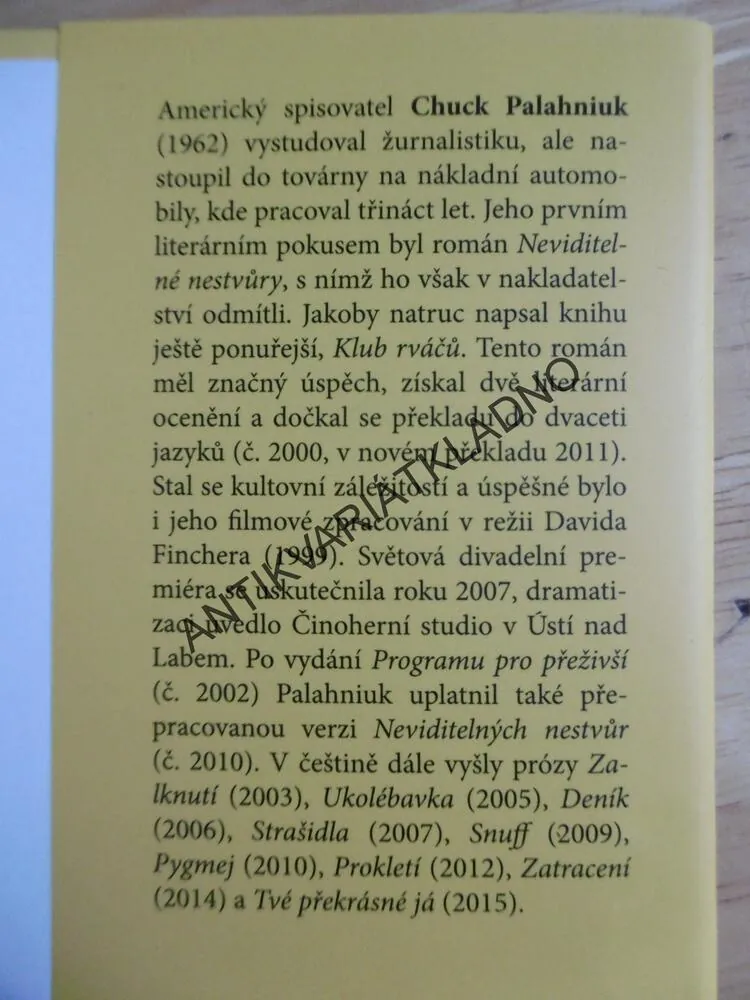 NĚCO SI VYMYSLI, CHUCK PALAHNIUK, 