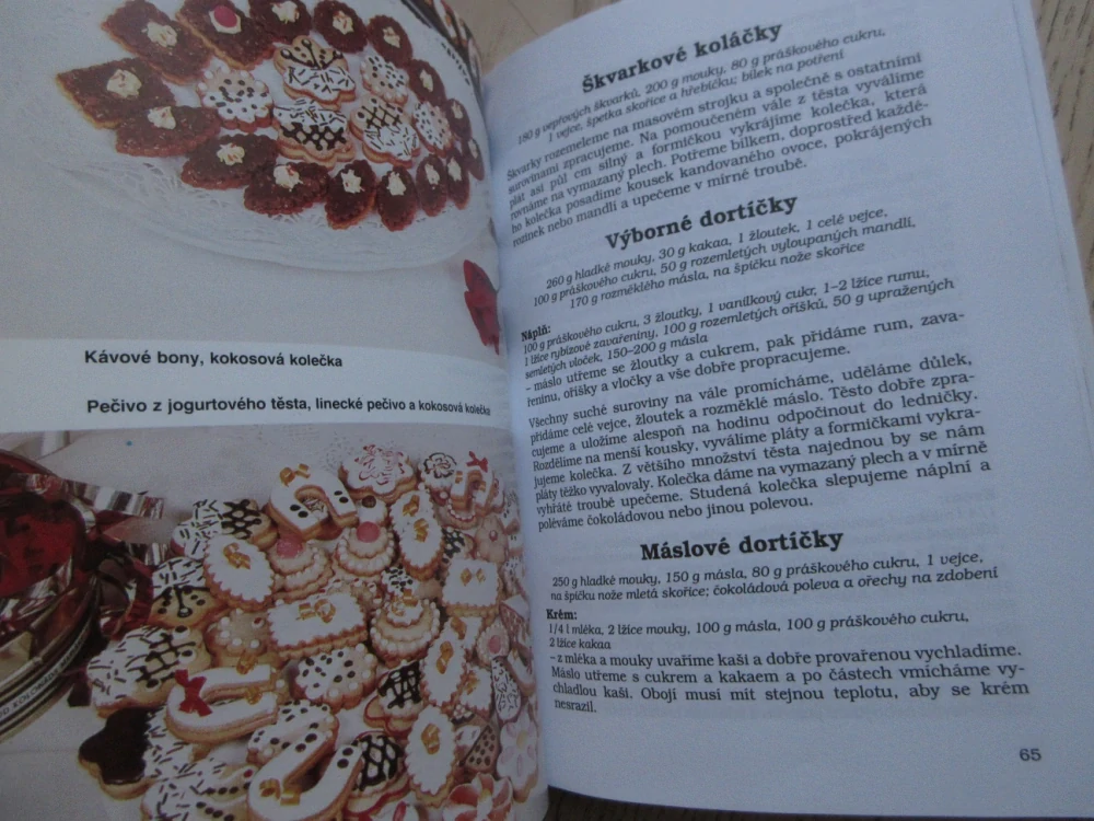 PEČEME NA SVATBY A SLAVNOSTNÍ PŘÍLEŽITOSTI, VĚRA MIKULOVÁ, MARTA HAIKLOVÁ, **an