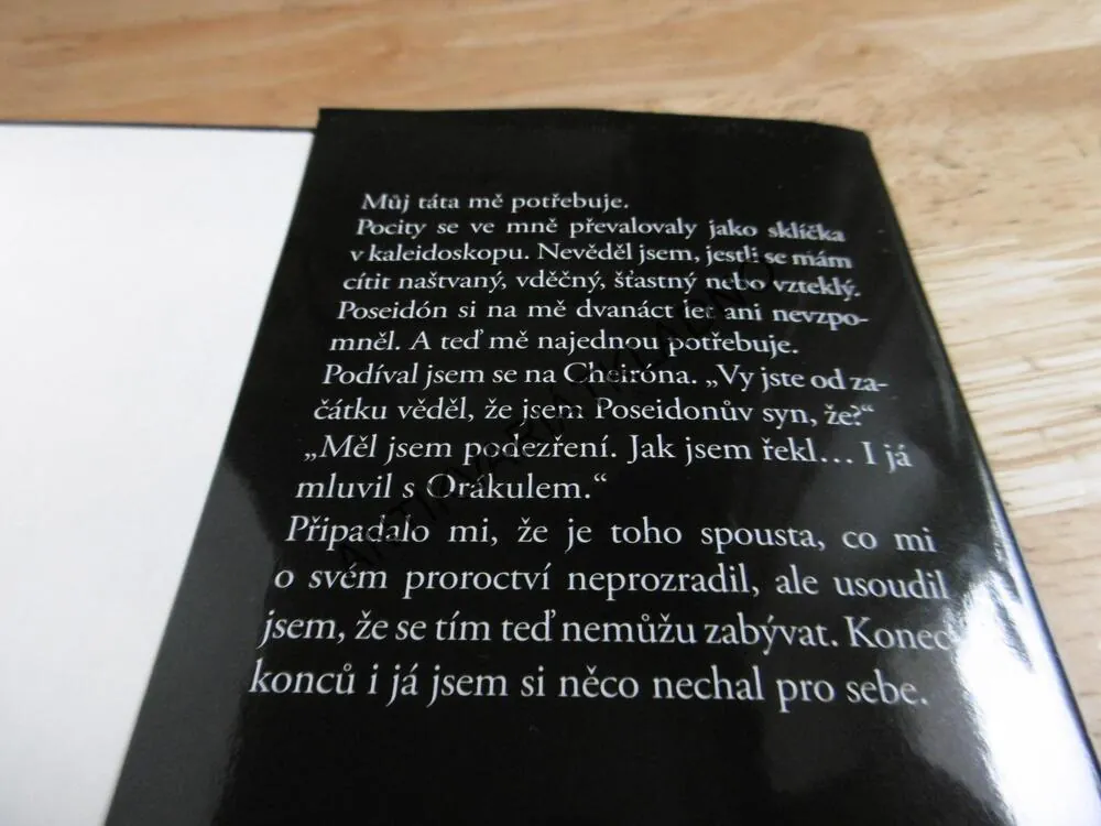 PERCY JACKSON, ZLODĚJ BLESKU, RICK RIORDAN, **an