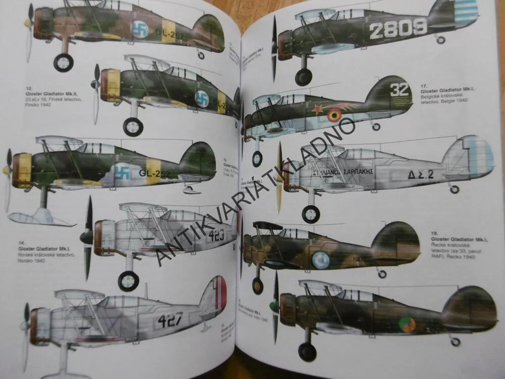 BOJOVÉ LEGENDY, GLOSTER GLADIATOR, PEJČOCH, **an