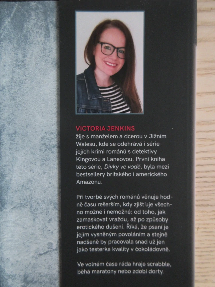 PRVNÍ, KTERÁ ZEMŘE, 2. DÍL, VICTORIA JENKINS, **an