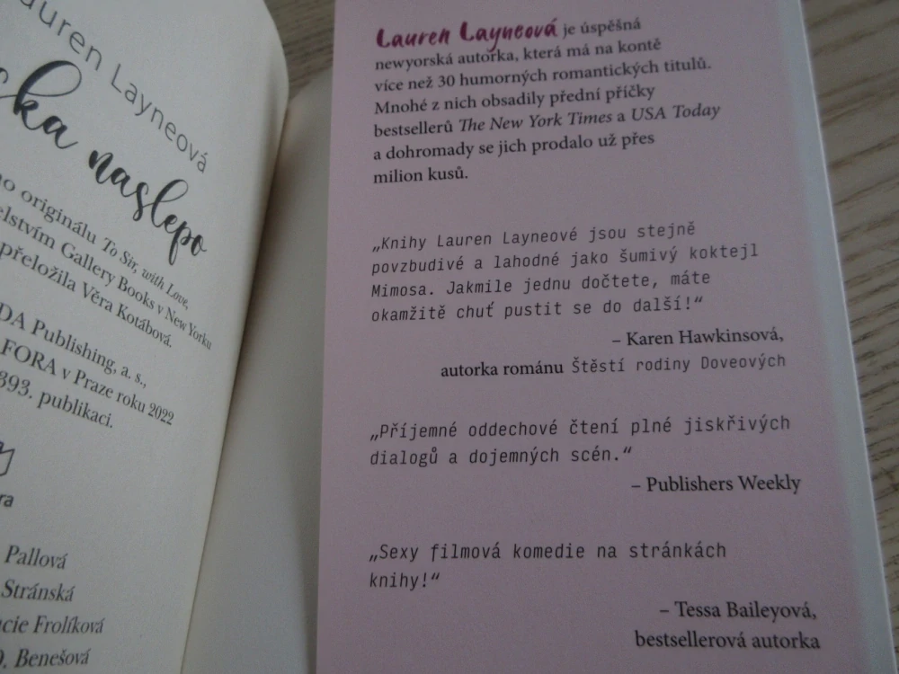 LÁSKA NASLEPO, LAUREN LAYNEOVÁ, **an