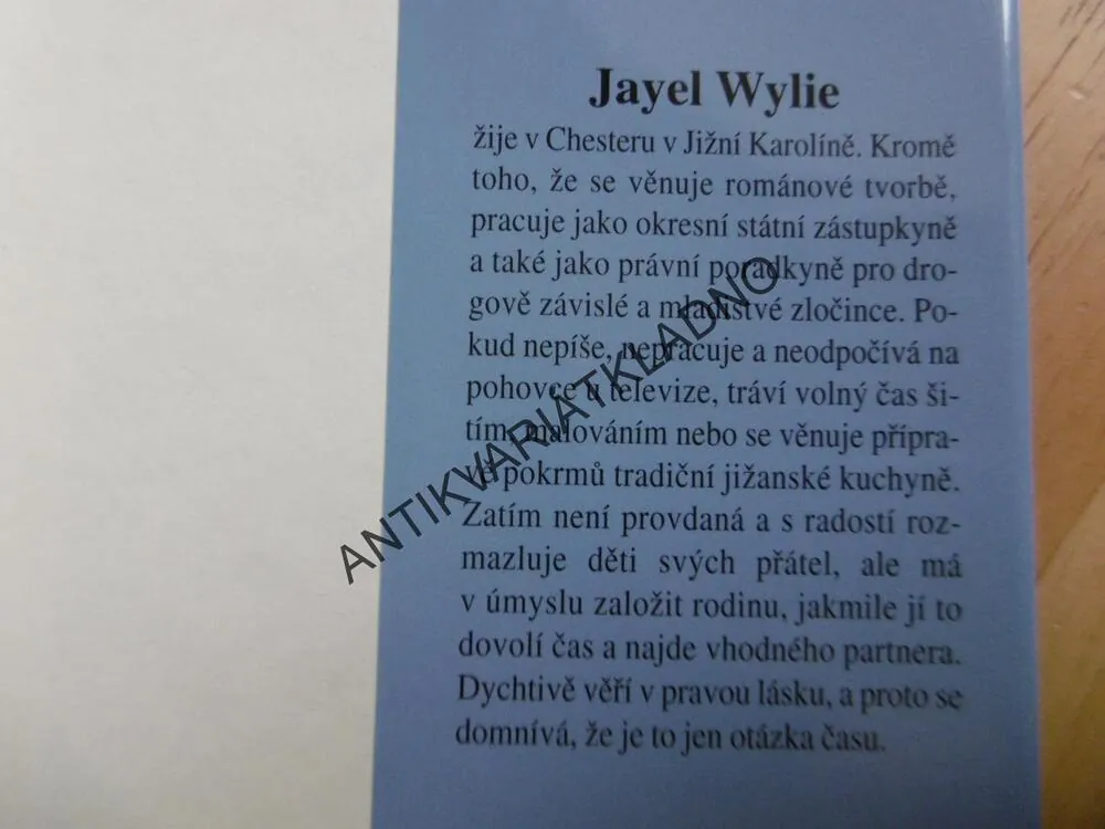 TAJEMSTVÍ SOKOLÍHO HRADU, JAYEL WYLIE