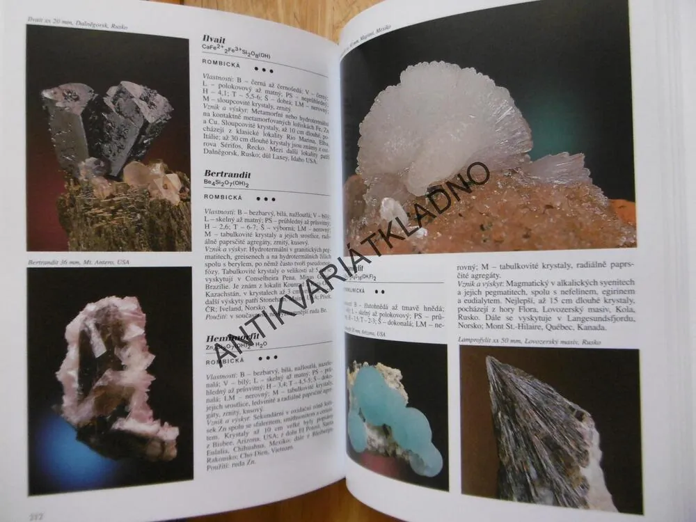 ENCYKLOPEDIE MINERÁLY, KORBEL, NOVÁK, MINERALOGIE