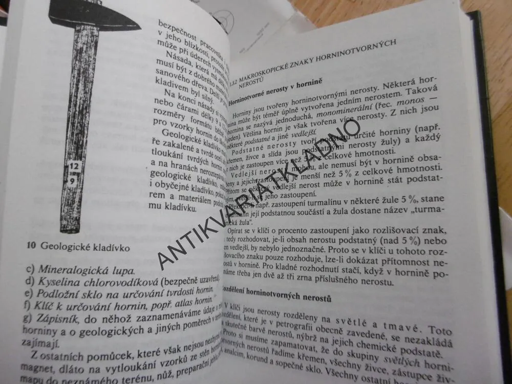 KLÍČ K URČOVÁNÍ NEROSTŮ A HORNIN, **an