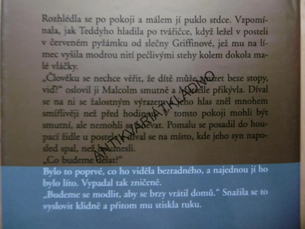 ÚNOS, DANIELLE STEEL, **an