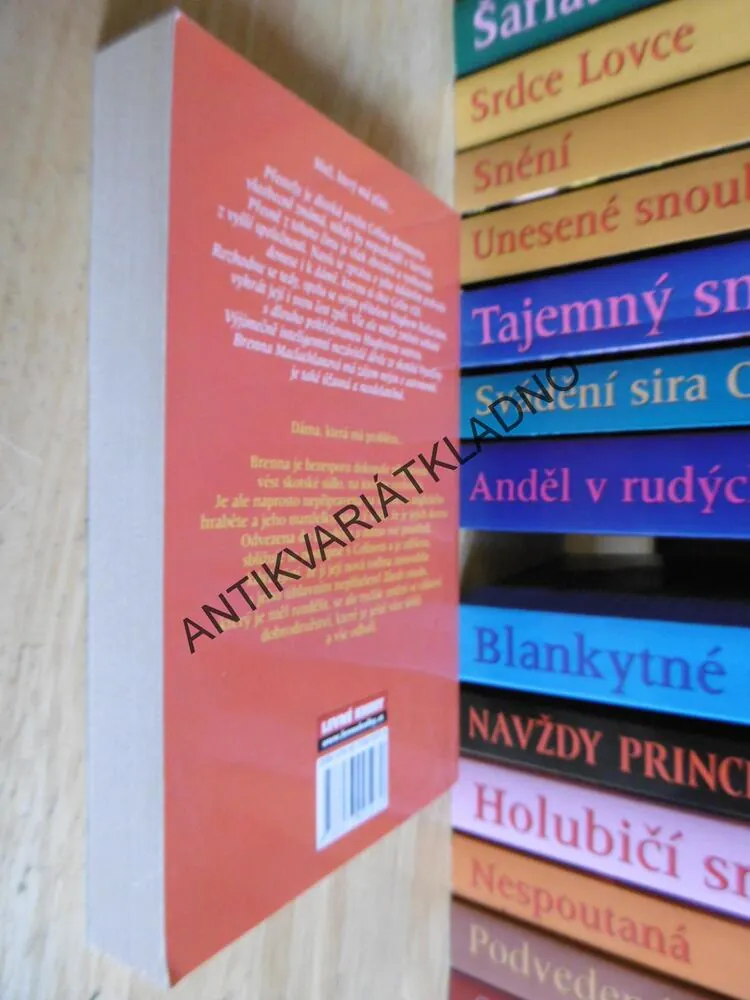 JAKO NAHÁ, KRISTINA COOKOVÁ, **an