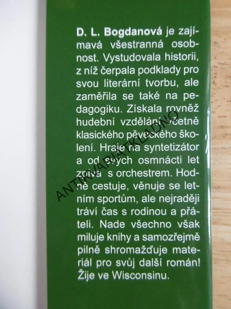 TAJEMSTVÍ TUDORSKÉHO DVORA, D.L.BOGDANOVÁ