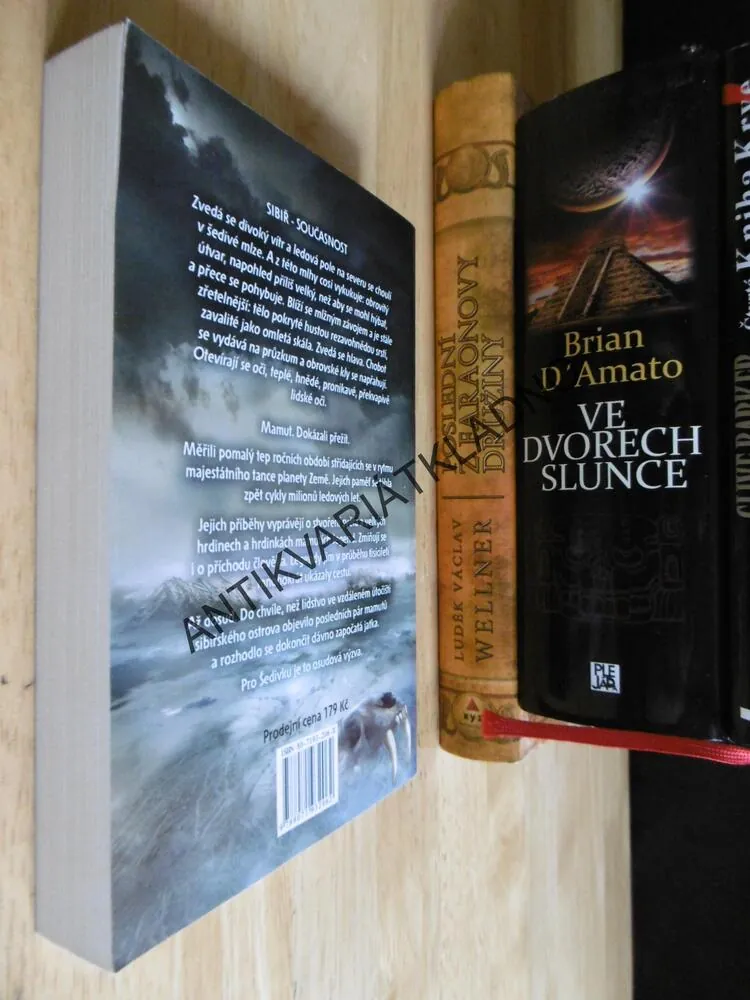 MAMUT, STEPHEN BAXTER, **an