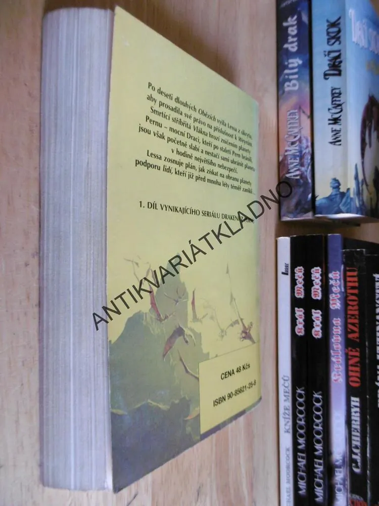 DRAČÍ LET, ANNE MCCAFFREY,