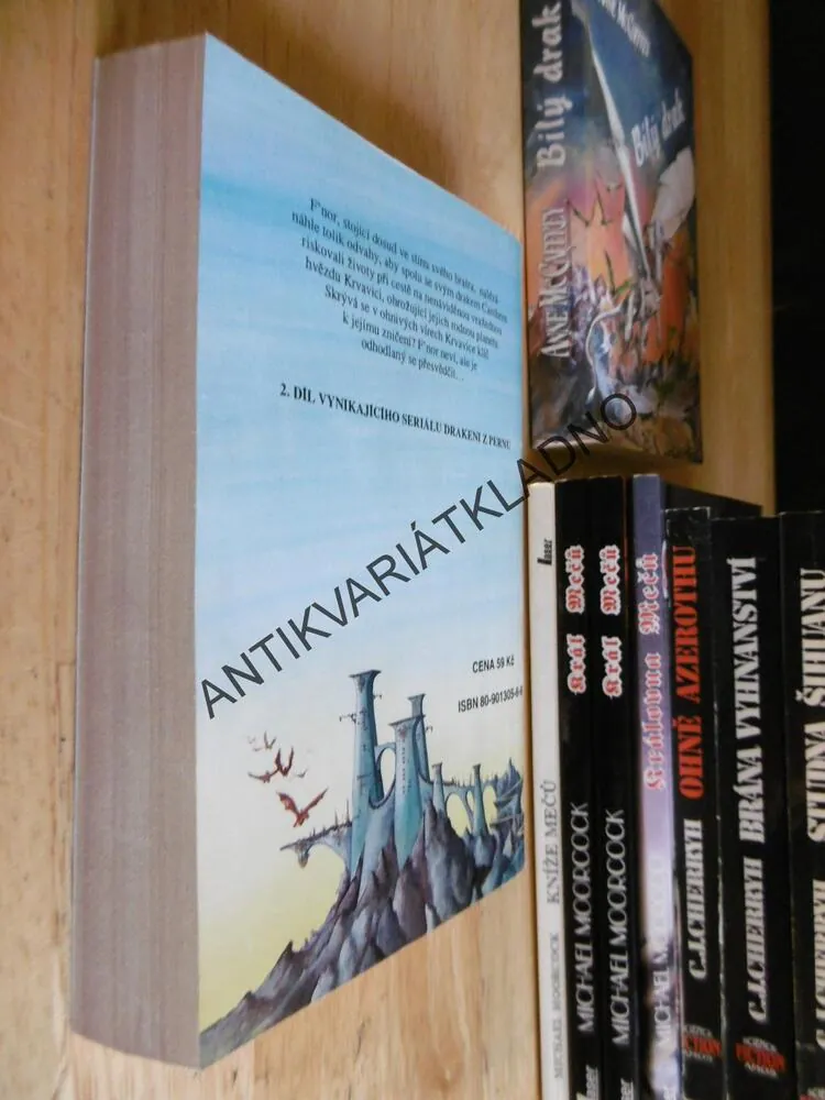 DRAČÍ SKOK, ANNE MCCAFFREY,