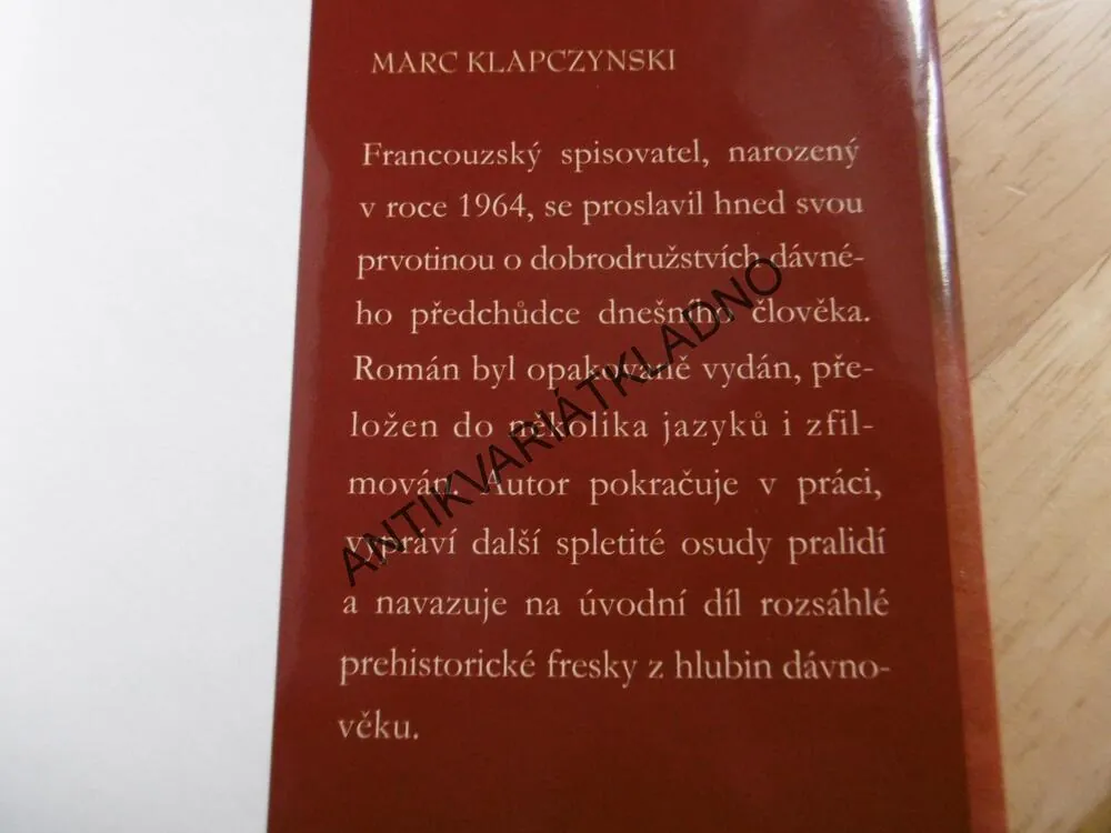 AO MEDVĚDÍ MUŽ, MARC KLAPCZYNSKI, **an