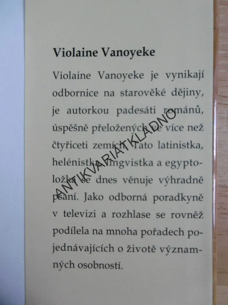 HÁDANKA Z DOMU ŽIVOTA, VIOLAINE VANOYEKE