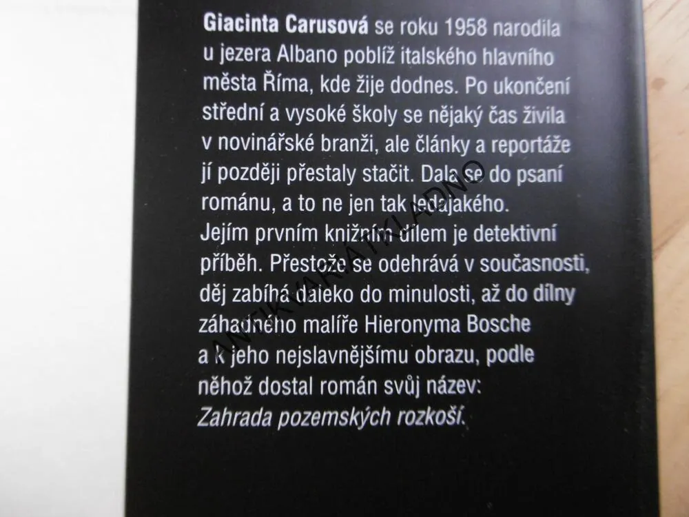 REMBRANDTŮV TROJÚHELNÍK, GIACINTA CARUSOVÁ, **an
