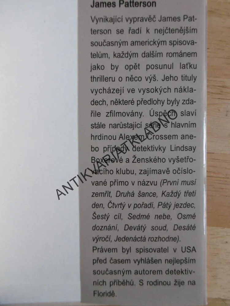PROVINILÉ MANŽELKY, JAMES PATTERSON, **an