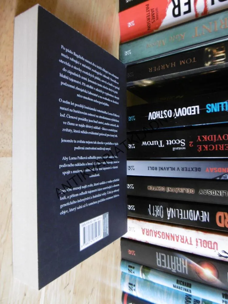 OLTÁŘ ZTRACENÉHO RÁJE, JAMES ROLLINS, **an