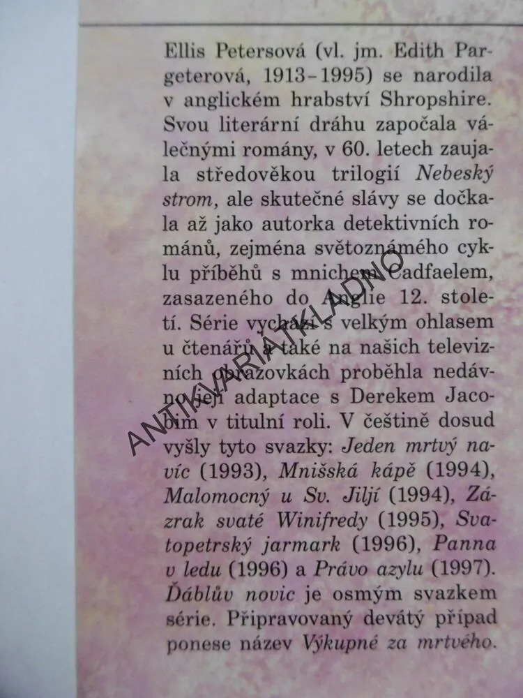 ĎÁBLŮV NOVIC, 8. PŘÍPAD BRATRA CADFAELA, ELLIS PETERSOVÁ, **an