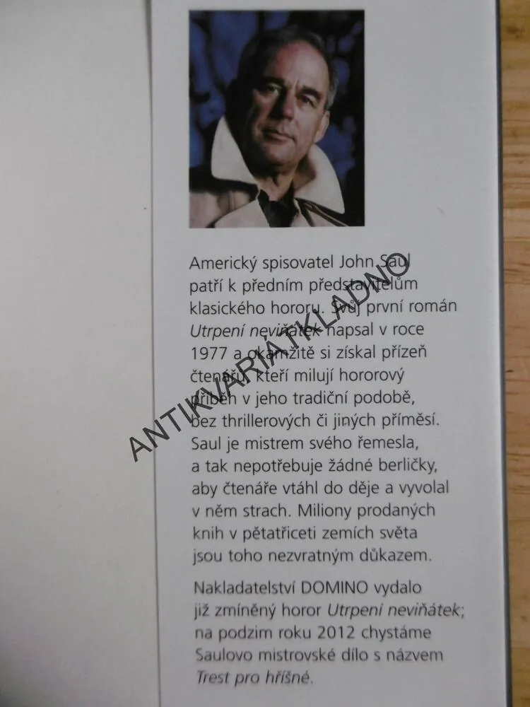 NEMILOVANÍ, JOHN SAUL, **an