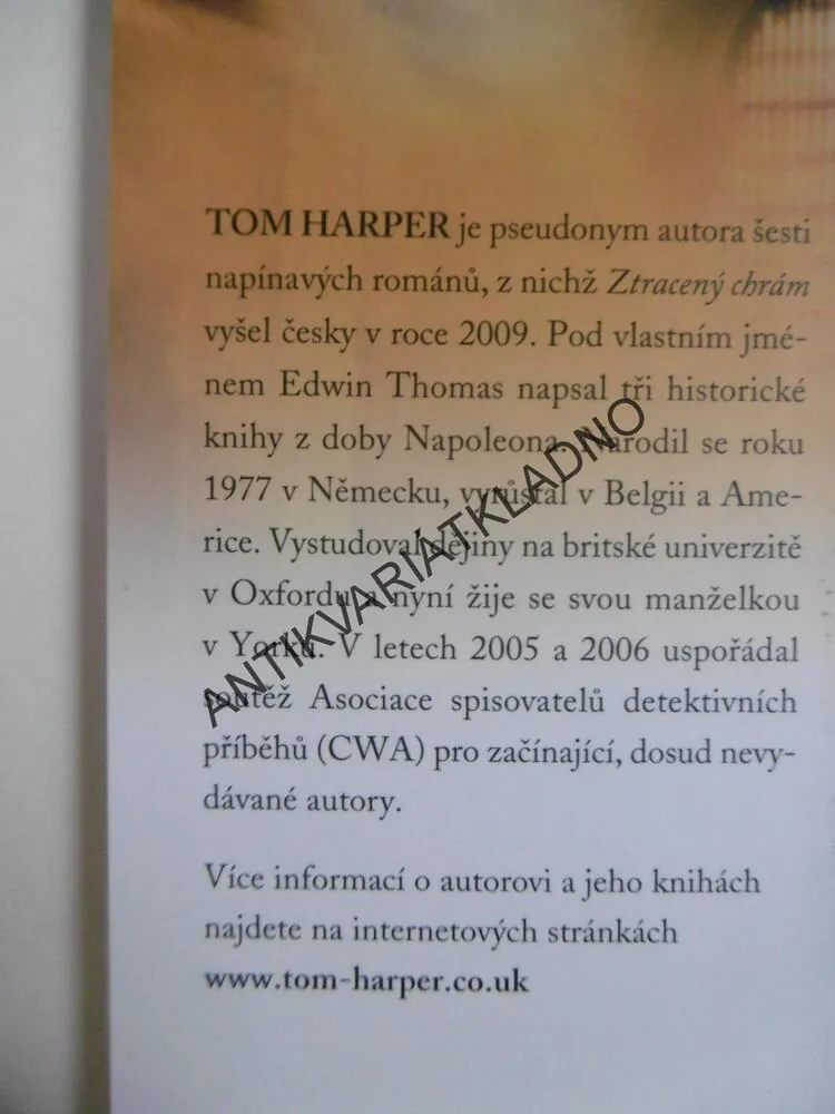 KNIHA TAJEMSTVÍ, TOM HARPER, **an
