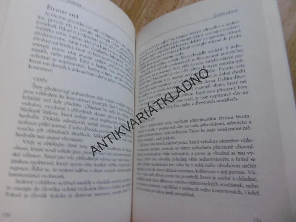ZÁKLADNÍ KNIHA ÁJURVÉDY, ROBERT E.SVOBODA