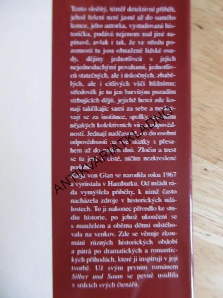 PLÁŠŤ HVĚZDAMI POSETÝ, KATJA VON GLAN, **an
