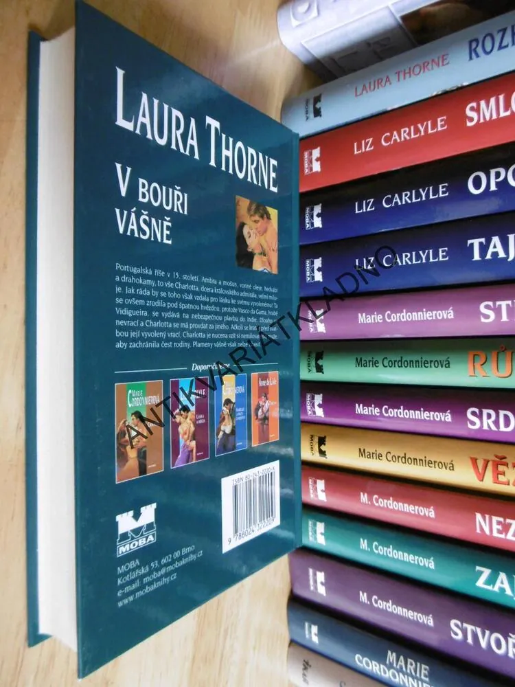 V BOUŘI VÁŠNĚ, LAURA THORNE, **an