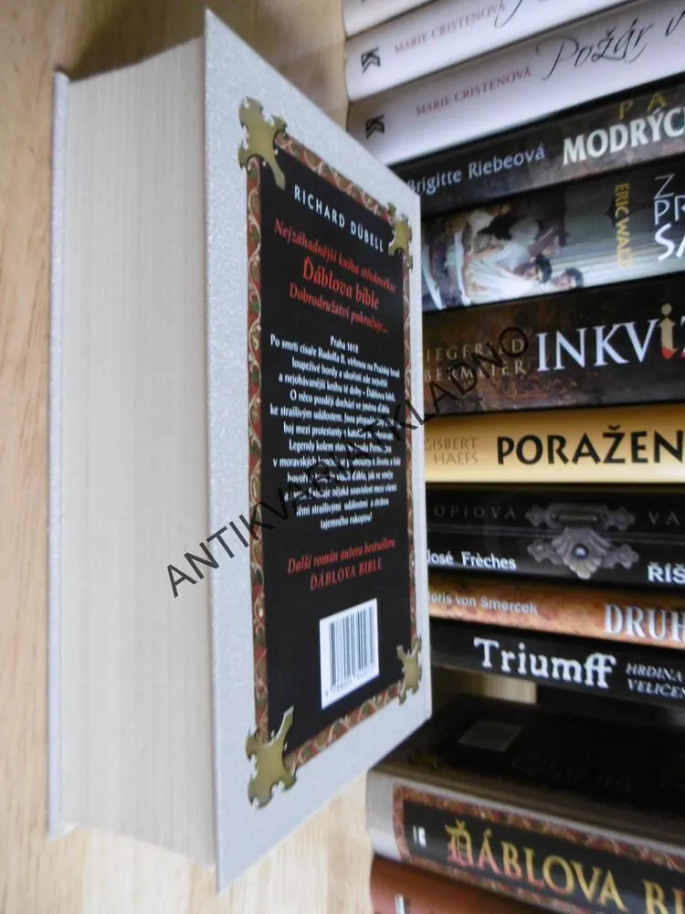 STRÁŽCI ĎÁBLOVY BIBLE, RICHARD DÜBELL