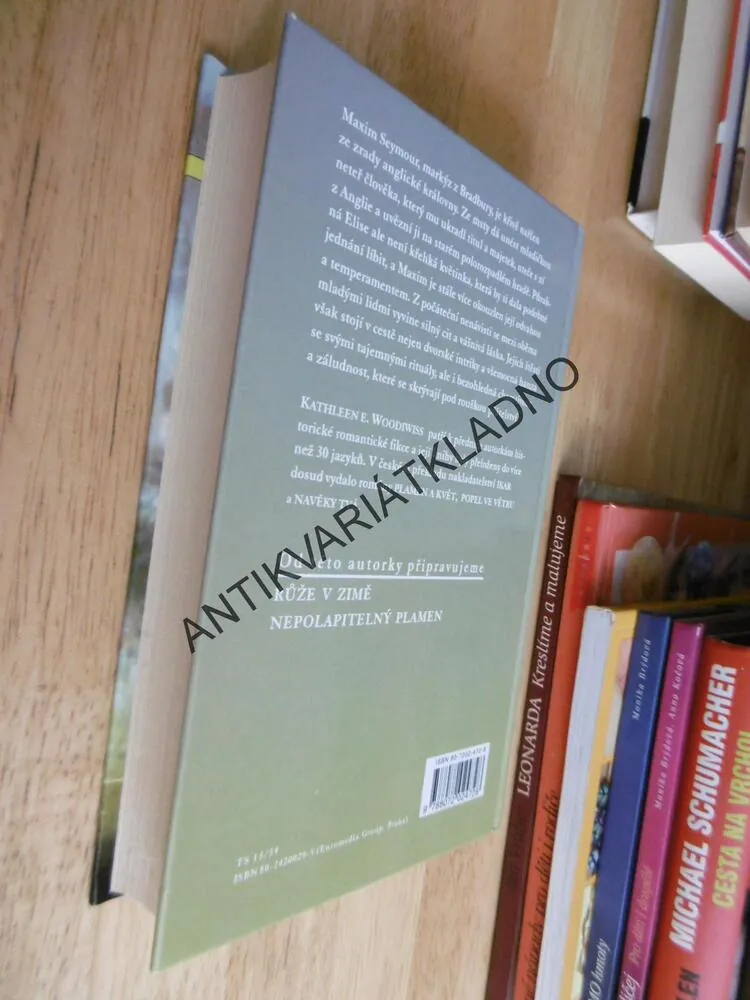 KRÁSNÁ ZAJATKYNĚ, KATHLEEN E. WOODIWISS, **an