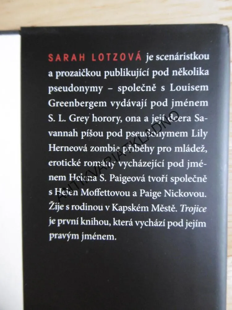 TROJICE, SARAH LOTZOVÁ, **an