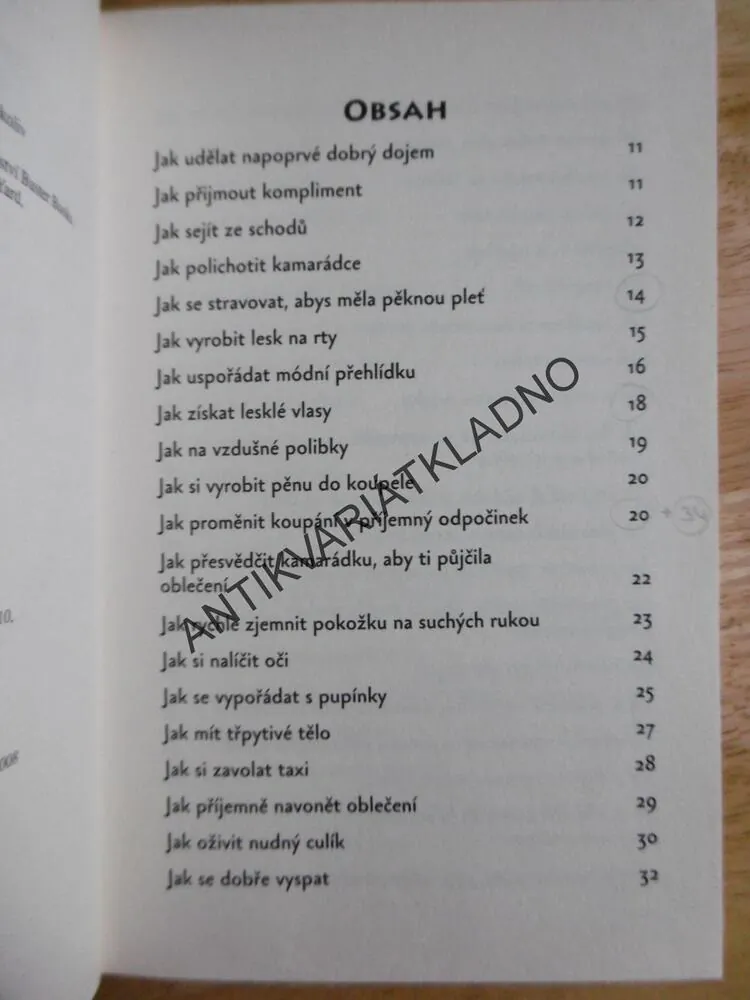 KNIHA PRO SPRÁVNÉ HOLKY, **an