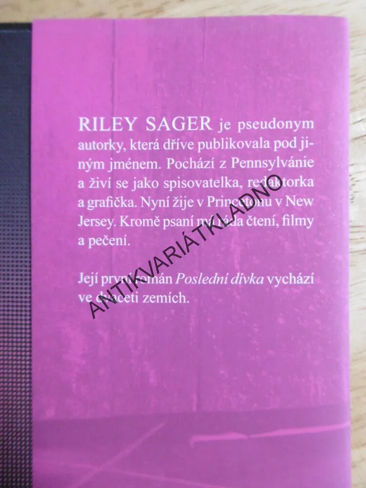 POSLEDNÍ DÍVKA, RILEY SAGER, **an