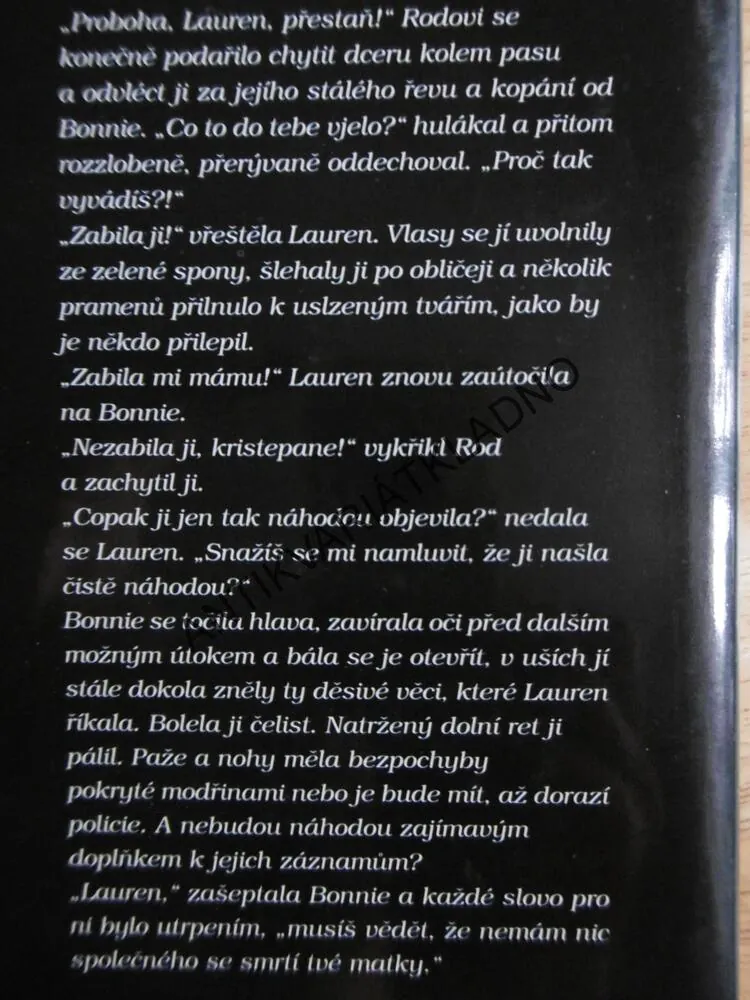 TEĎ NEPLAČ, JOY FIELDINGOVÁ, **an