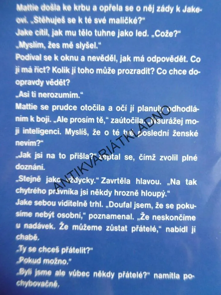 POPRVÉ, JOY FIELDINGOVÁ, **an