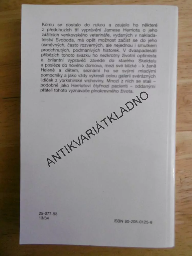 ZVĚROLÉKAŘ A JEHO PŘÁTELÉ, JAMES HERRIOT, **an