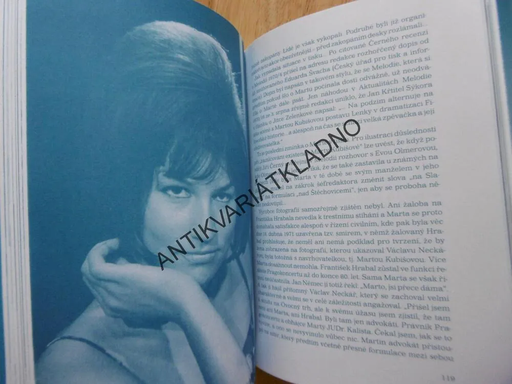 CHYTAT SLUNCE, KNIHA O MARTA KUBIŠOVÁ, ADAM GEORGIEV, **an