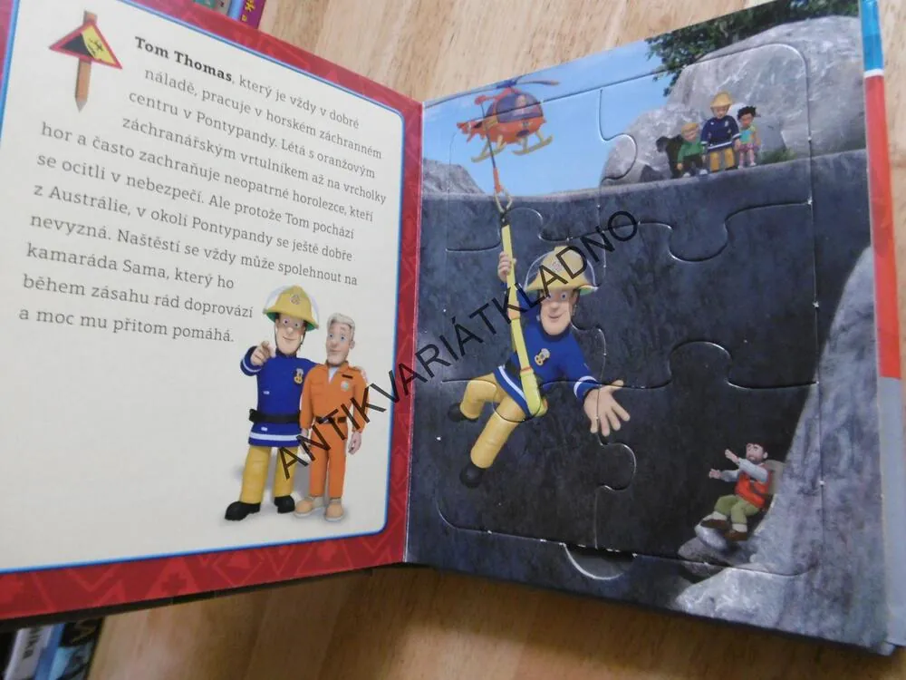 KNÍŽKA S PUZZLE, POŽÁRNÍK SAM, HASIČ, 5 X PUZZLE
