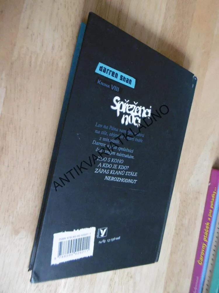 SPŘEŽENCI NOCI, DARREN SHAN, KNIHA 8.