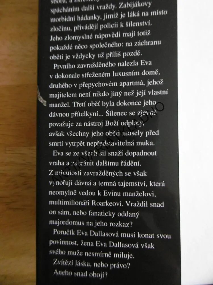 SMRTÍCÍ POMSTA, J.D ROBB, NORA ROBERTSOVÁ, **an