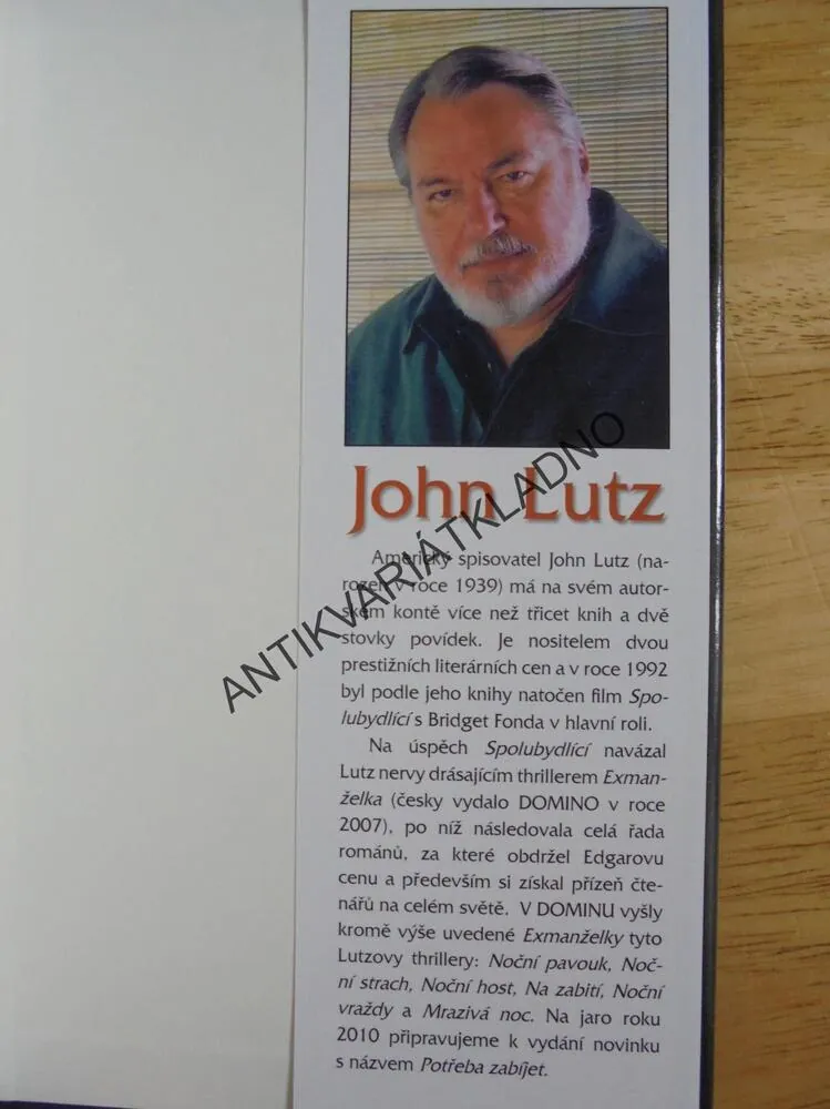 NOČNÍ MSTITEL, JOHN LUTZ, **an