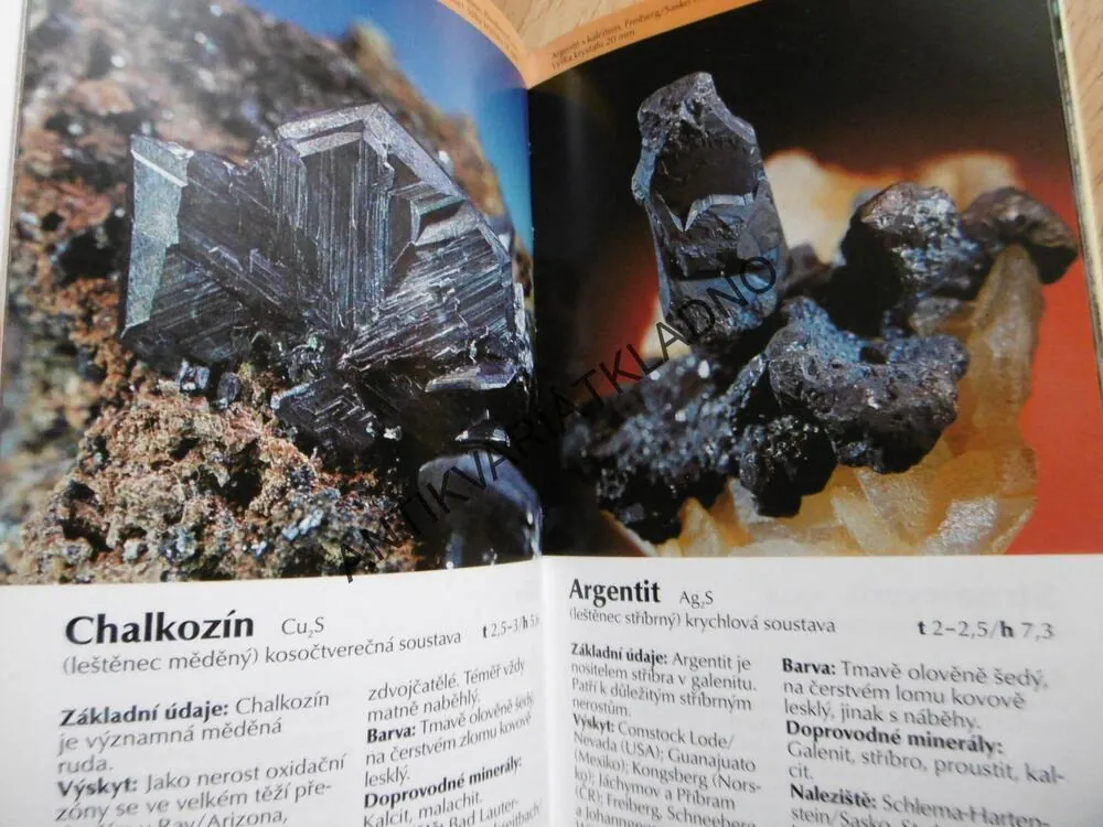 MINERÁLY, DRAHOKAMY A KRYSTALY, PŘÍRODA DO KAPSY