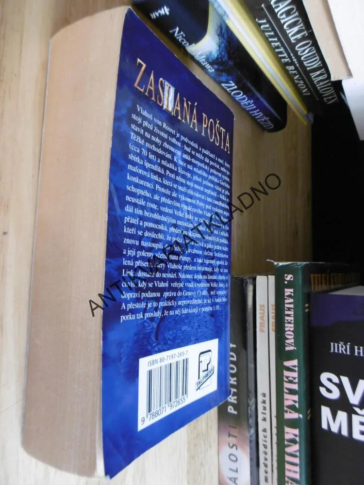 ZASLANÁ POŠTA, ÚŽASNÁ ZEMĚPLOCHA, TERRY PRATCHETT