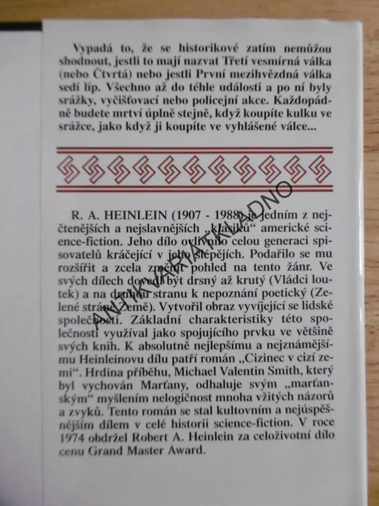 HVĚZDNÁ PĚCHOTA, ROBERT A. HEINLEIN