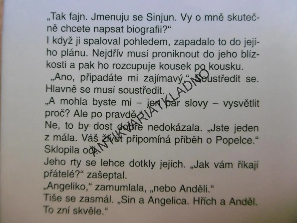 BEZ DECHU, STELLA CAMERONOVÁ, **an