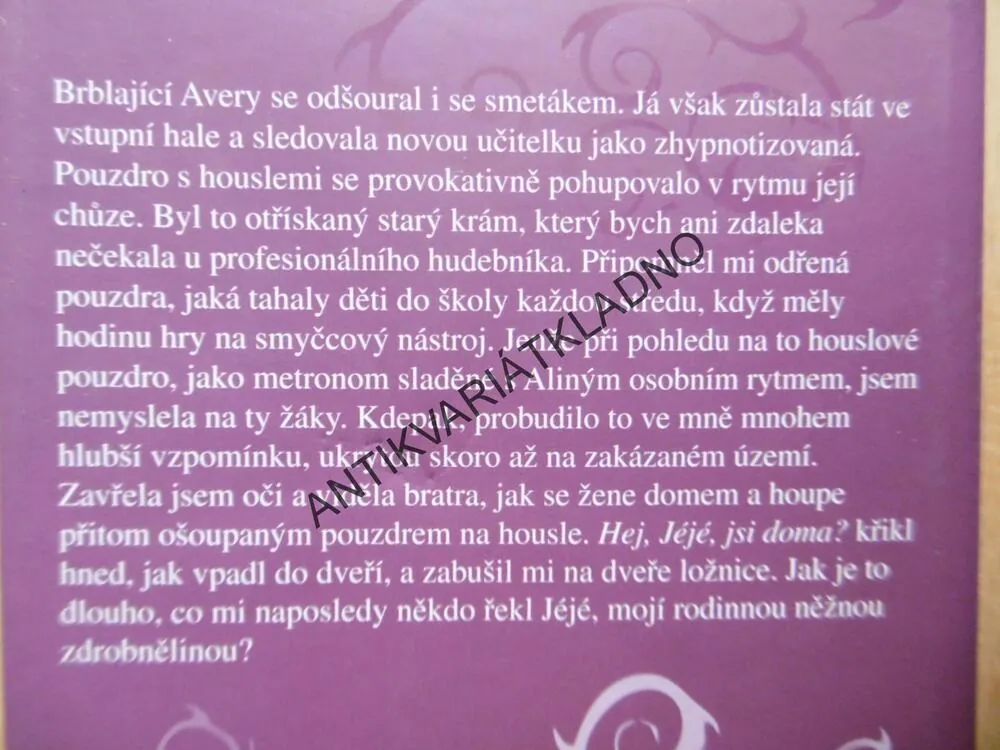 DENÍK LHÁŘKY, PATRY FRANCISOVÁ, **an