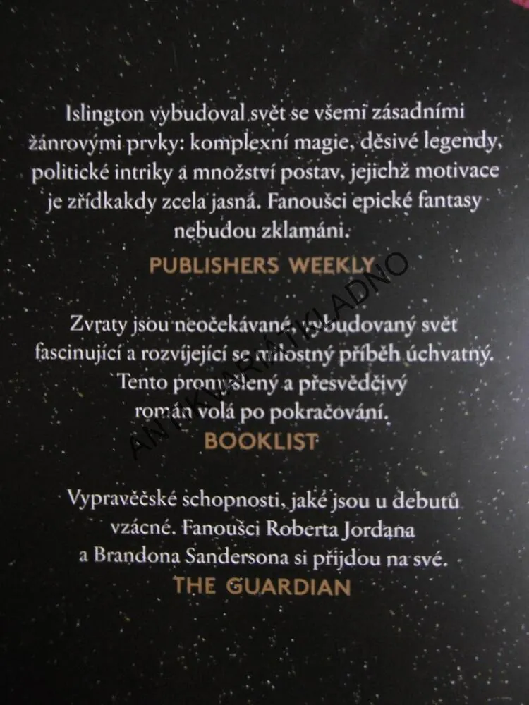 STÍN VĚCÍ ZTRACENÝCH, JAMES ISLINGTON, LICANIUS: KNIHA PRVNÍ