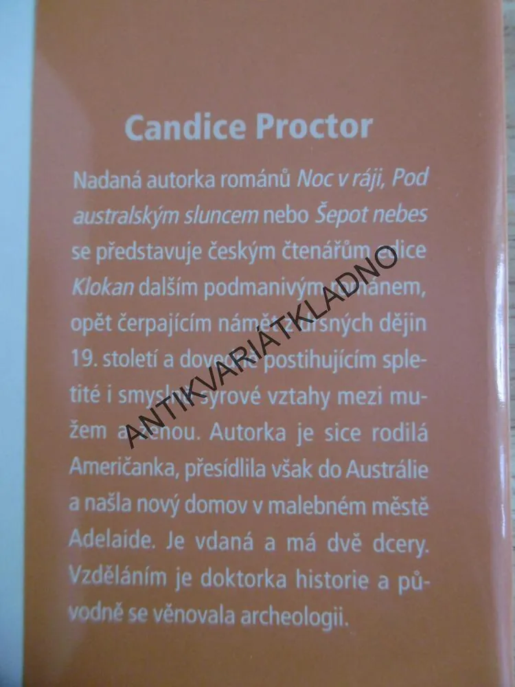 DŮM NEŘESTI, CANDICE PROCTOR
