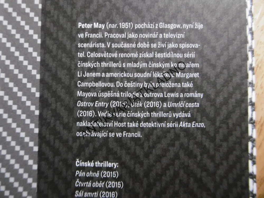 OCHRÁNÍM TĚ, PETER MAY, **an