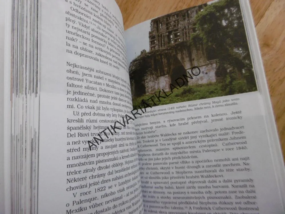 VESMÍRNÉ LETY VE STAROVĚKU, ERICH VON DÄNIKEN, **an