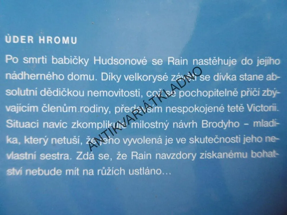 ZÁSAH BLESKU, V.C. ANDREWS, **an