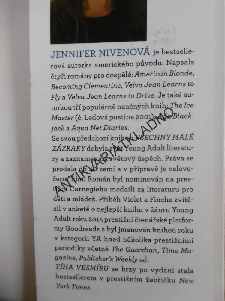 TÍHA VESMÍRU, JENNIFFER NIVENOVÁ